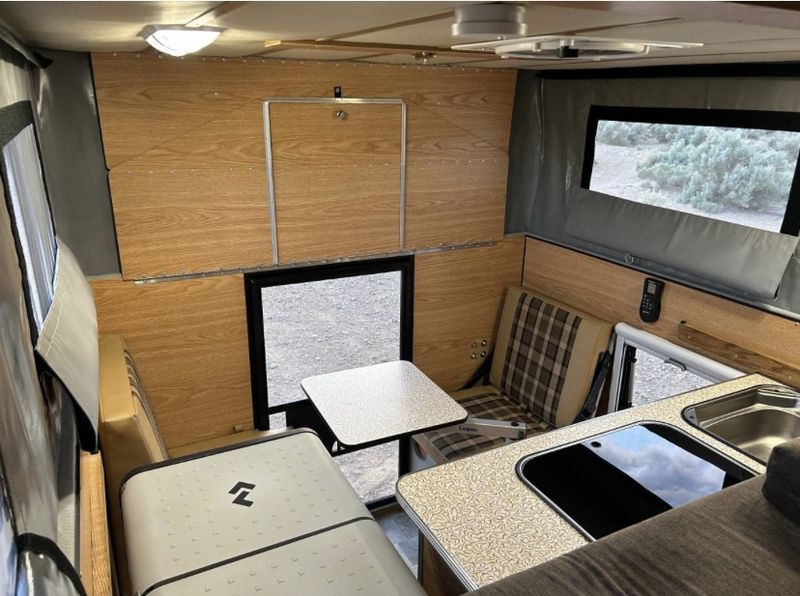 Picture 4/18 of a 2022 Jeep Gladiator Pop-Up Camper for sale in Kings Beach, California