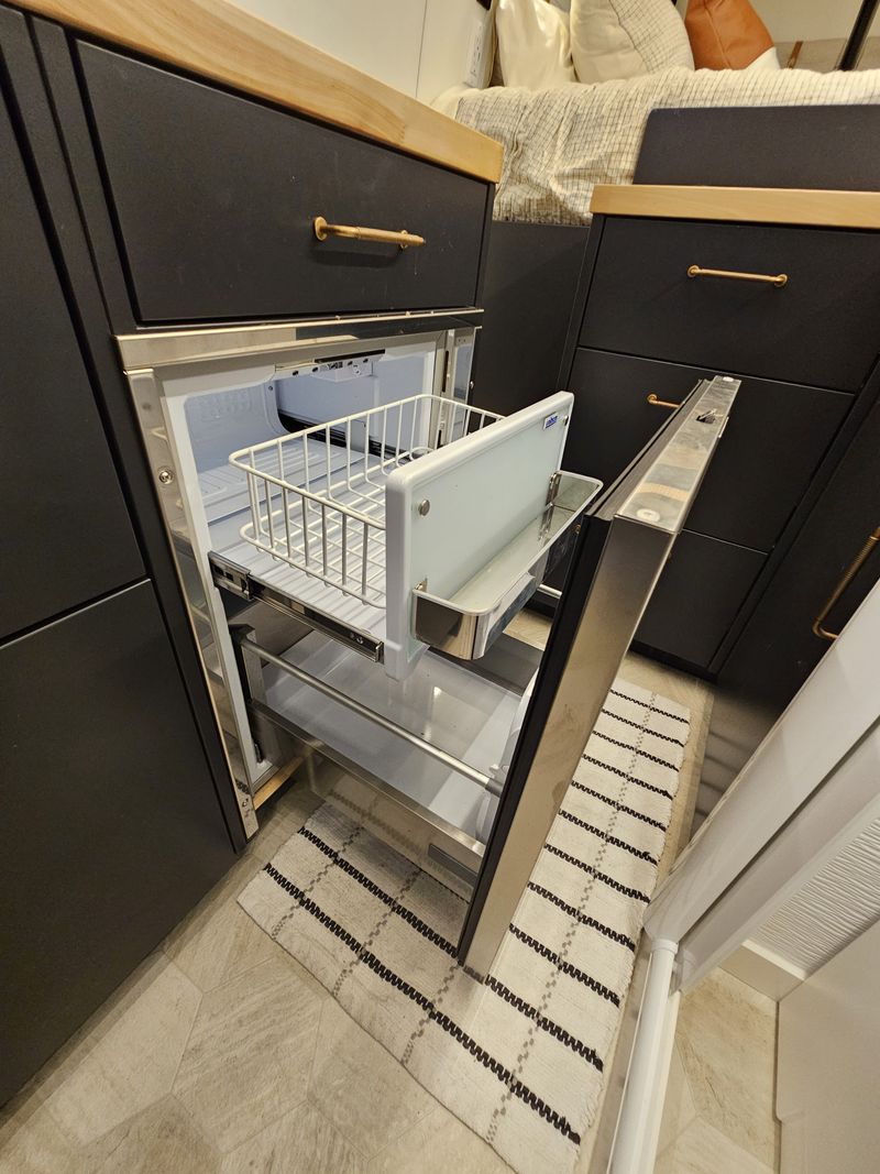 Picture 3/14 of a 2025 Mercedes Campervan – Luxury Adventure for 4 on Wheels! for sale in Papillion, Nebraska