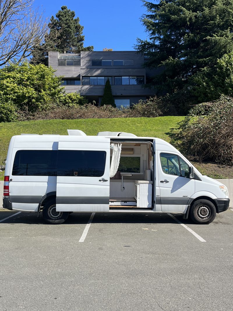 Picture 1/32 of a 2011 Mercedes-Benz sprinter 2500 170" wb extended length for sale in Seattle, Washington