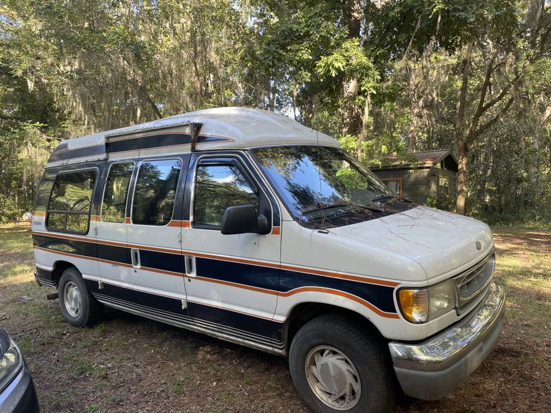 Picture 4/6 of a 1999 Ford E 150 Cobra High Roof Conversion Van for sale in Charleston, South Carolina