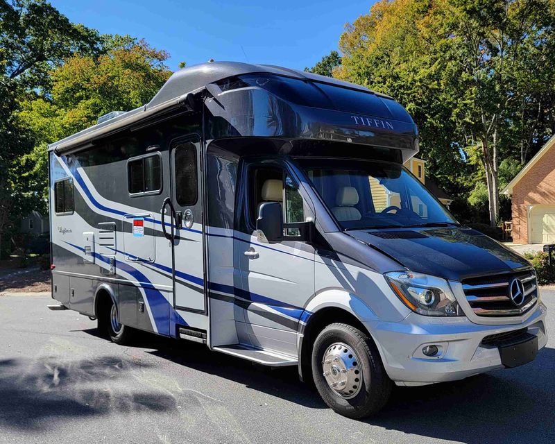 Picture 1/4 of a 2019 Tiffen Wayfarer  for sale in Charlotte, North Carolina