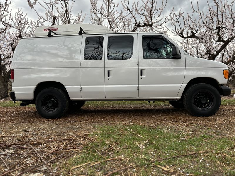 Picture 2/12 of a 2004 Ford E-250 for sale in East Wenatchee, Washington