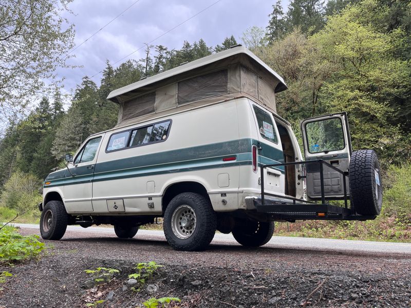 Picture 4/16 of a 1990 Ford E250 5.8L with 4x4 Sportsmobile configuration for sale in Seattle, Washington