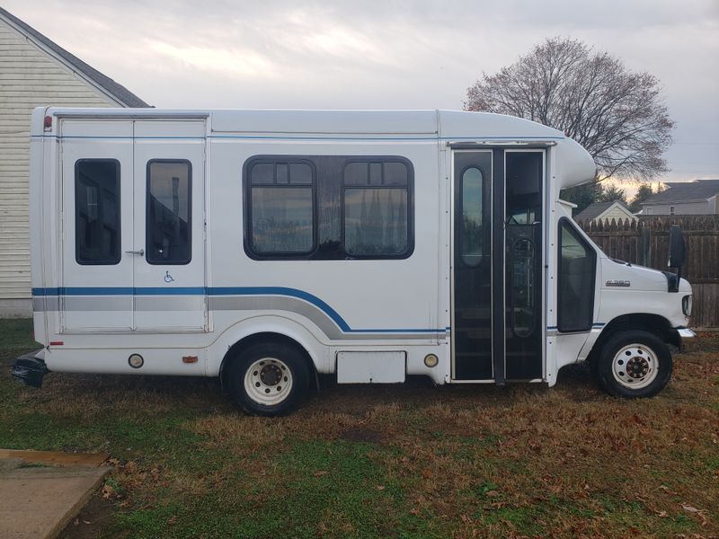 Picture 1/6 of a 2006 Ford e350 StarTrans Shuttle Bus for sale in Dover, Delaware