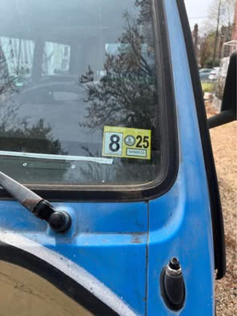 Picture 4/9 of a 1985 vanagon weekender for sale in Arlington, Virginia