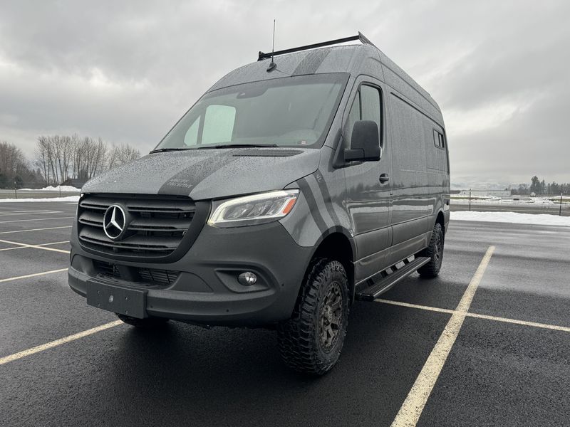 Picture 2/15 of a 2023 Winnebago Adventure Wagon Van Life Collective Edition  for sale in Hood River, Oregon