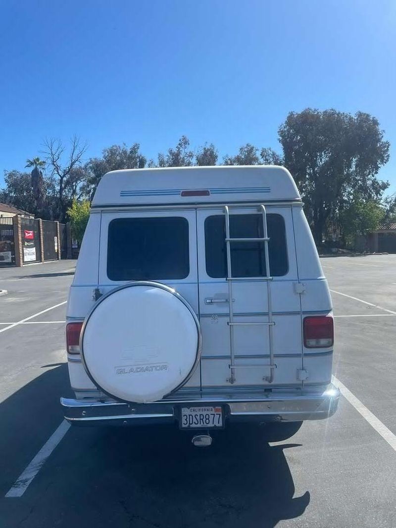 Picture 2/10 of a 1993 Chevrolet G20 (automatic)  for sale in Los Angeles, California