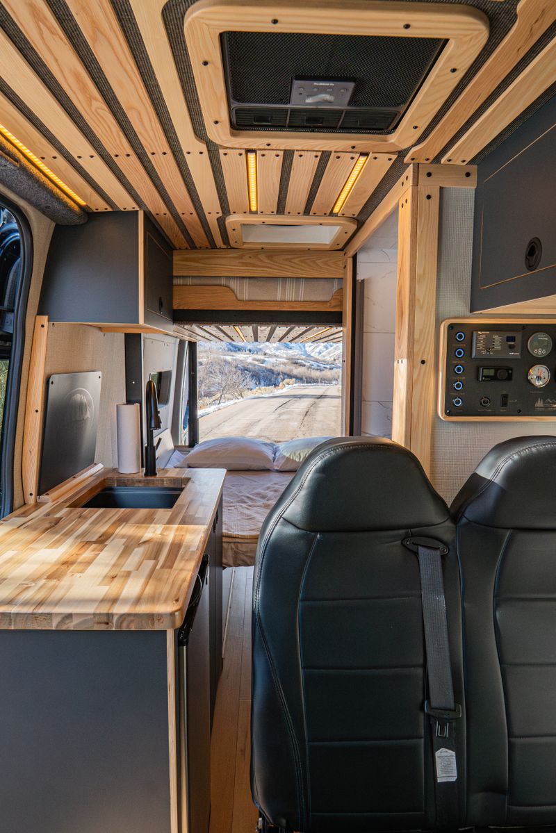 Picture 4/8 of a Legend 4x4 Mercedes with seats and beds for 4 people! for sale in Lindon, Utah