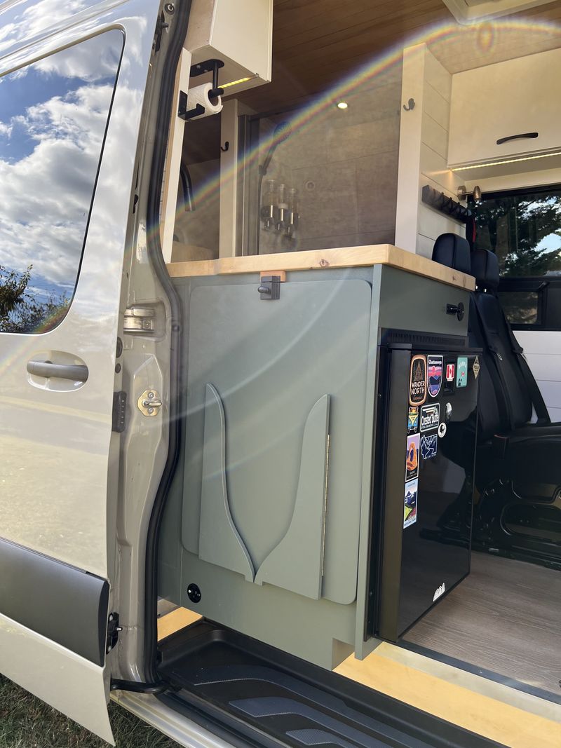 Picture 4/22 of a 2021 Mercedes-Benz 2500 170” 2wd 4cyl diesel camper van for sale in Campobello, South Carolina