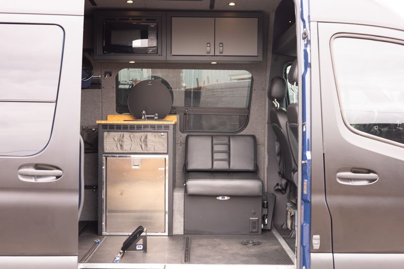 Picture 3/27 of a 2019 Mercedes Sprinter 4x4 RB Deluxe Touring for sale in Santa Fe Springs, California