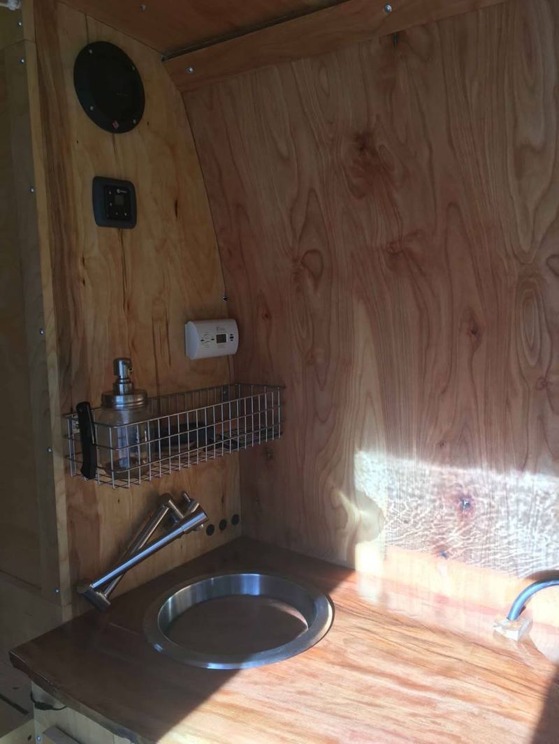 Picture 5/16 of a 2018 RAM Promaster 2500 High Roof - 35,xxx miles for sale in Boston, Massachusetts