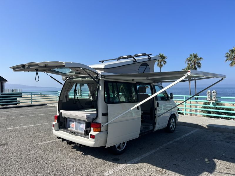 Picture 3/25 of a VW Eurovan MV Weekender 2003 (white/gray) for sale in Manhattan Beach, California