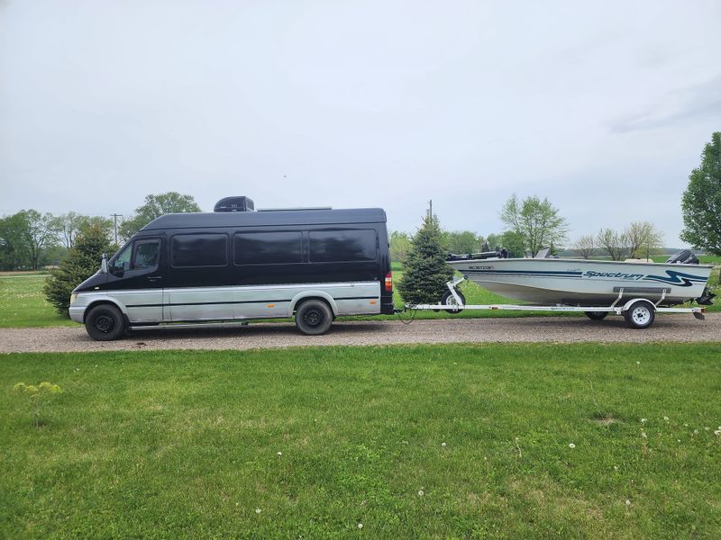 Picture 4/22 of a 2005 Sprinter camper van for sale in Sherwood, Michigan