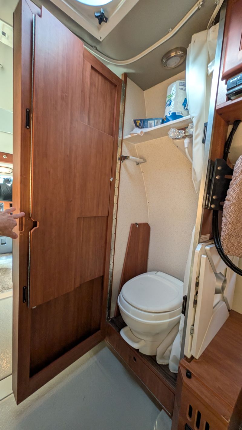 Picture 4/17 of a ⭐ 2014 Roadtrek Versatile 170 – Low Miles ⭐ for sale in Cedar Park, Texas