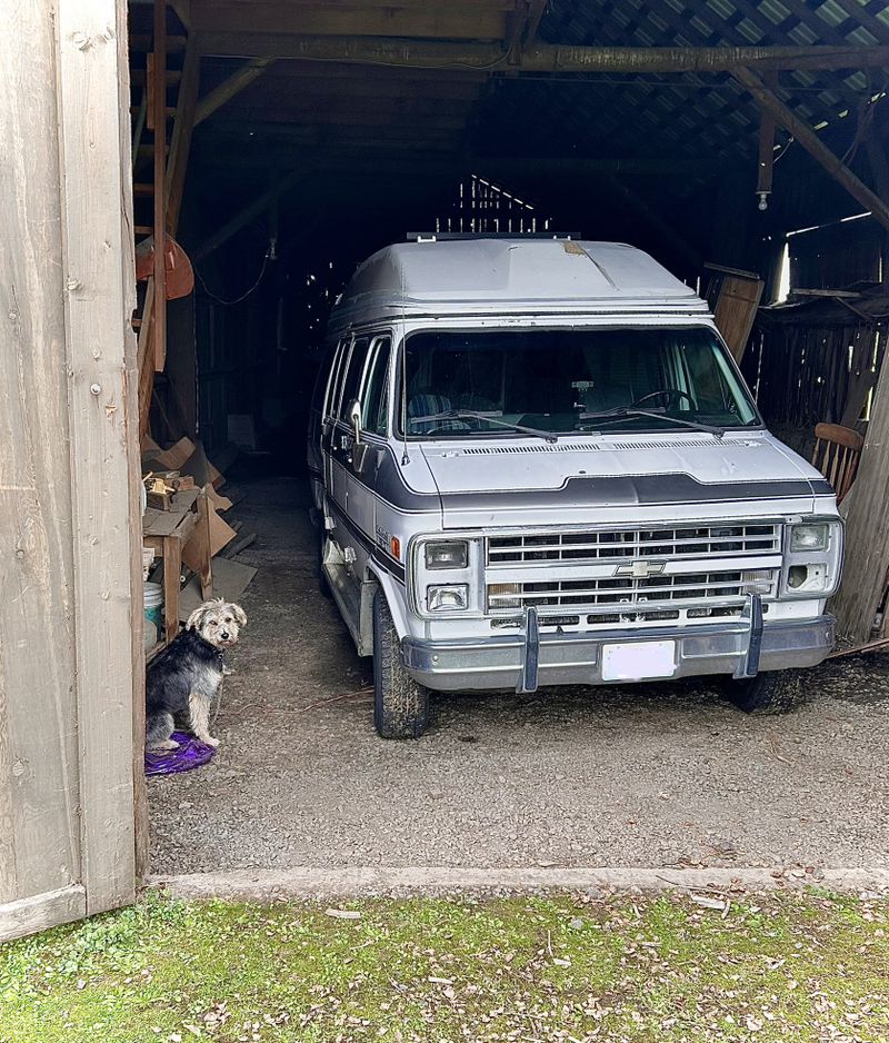 Picture 3/3 of a '88 Chevy G20 w/ Solar   for sale in Portland, Oregon