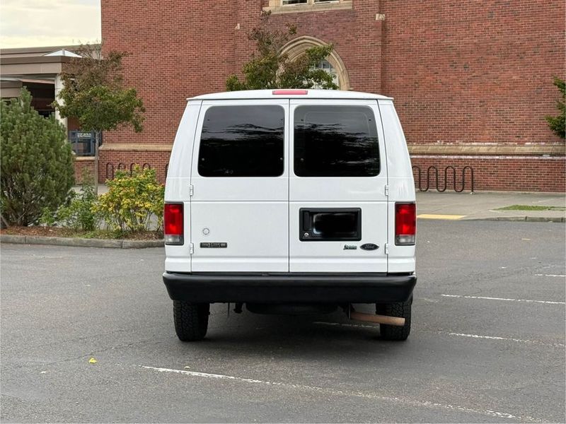Picture 3/20 of a 2010 Ford E150 Campervan for sale in La Quinta, California