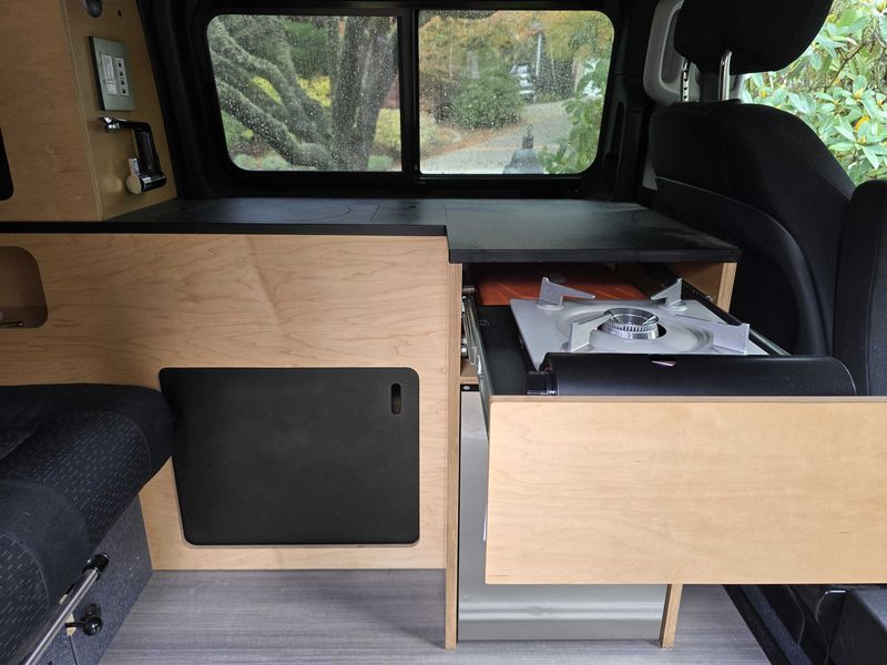 Picture 4/12 of a 2021 mercedes metris peace van for sale in Seattle, Washington
