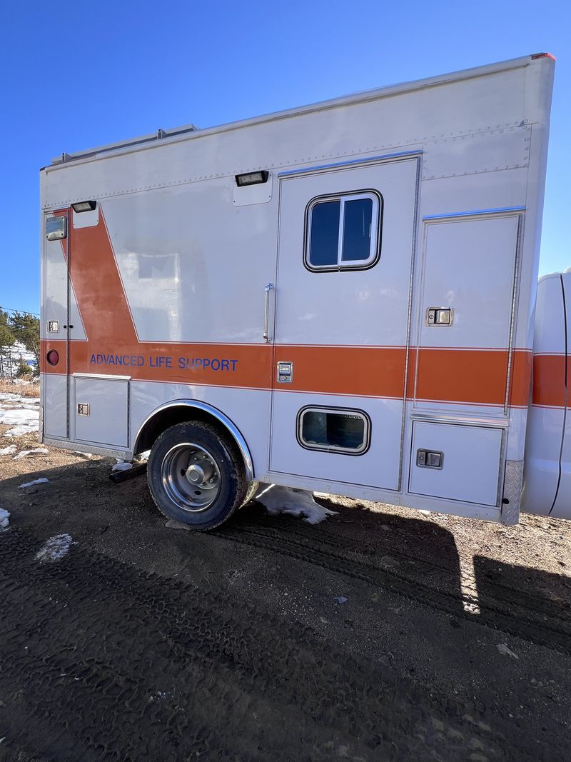 Picture 4/20 of a 1999 ford f 450 4x4 ambulance body rv conversion for sale in Silverthorne, Colorado
