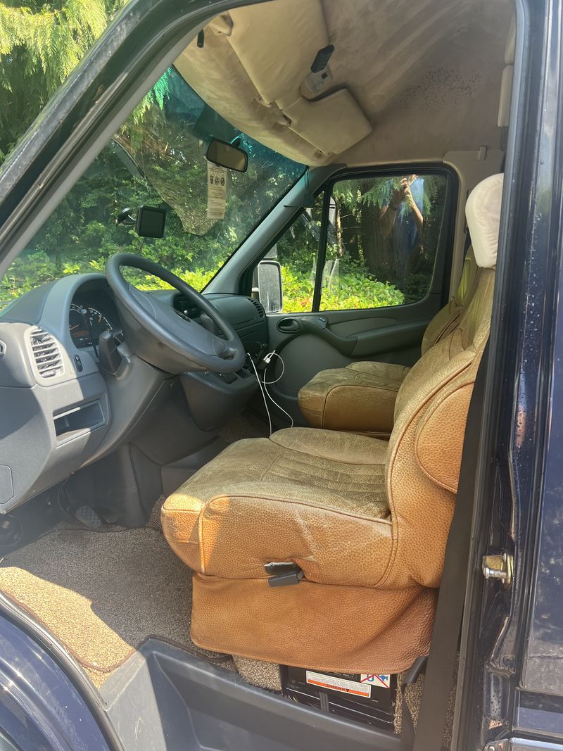 Picture 2/21 of a 2002 Mercedez Benz Sprinter for sale in Langley, Washington