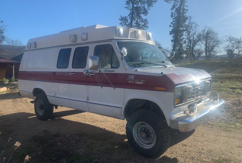 Picture 5/7 of a 1989 Ford e350 4x4 quigely 7.3l diesel 64k Miles  for sale in Medford, Oregon