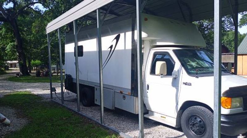 Picture 2/9 of a 2004 Ford E450 Cutaway  for sale in Nacogdoches, Texas