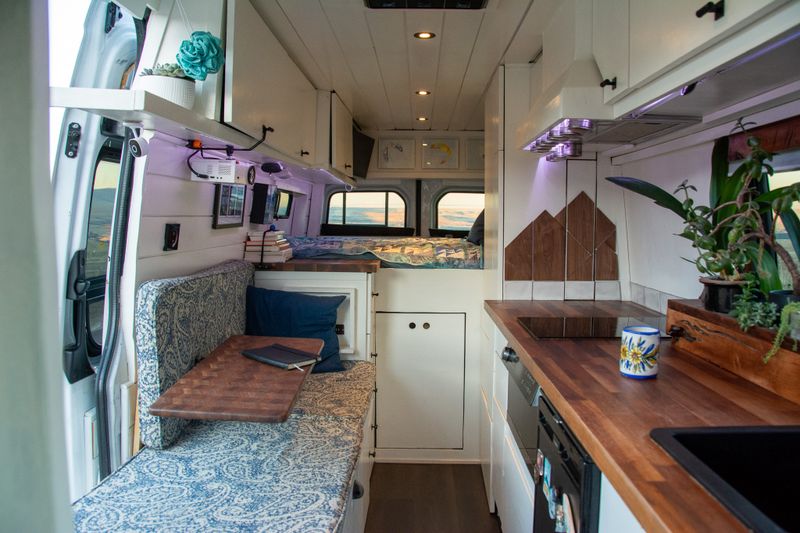 Picture 4/29 of a 2023 LUXURY Build – 2016 Mercedes Sprinter for sale in Hood River, Oregon