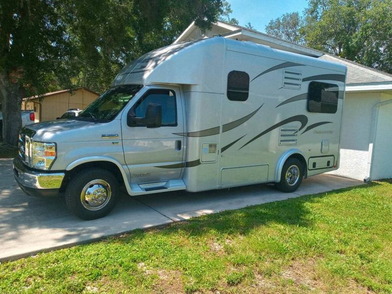 Picture 3/13 of a 2014 Pleasure-Way Pursuit for sale in Port Charlotte, Florida