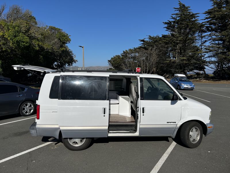 Picture 1/16 of a 1999 GMC Safari for sale in Ukiah, California