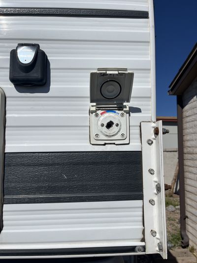 Picture 7/13 of a 4 Wheel Camper Fleet for sale in Rio Rancho, New Mexico