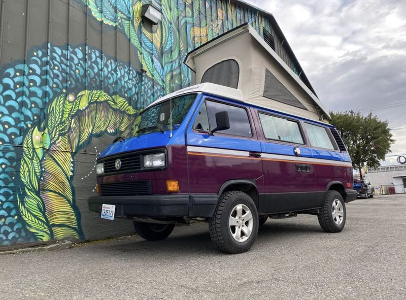 Picture 1/12 of a 1989 Volkswagen Vanagon (Westfalia) for sale in Seattle, Washington