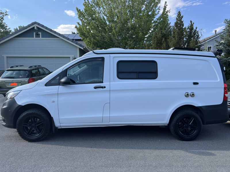 Picture 4/43 of a 2016 Mercedes Metris Pop-top for sale in Reno, Nevada