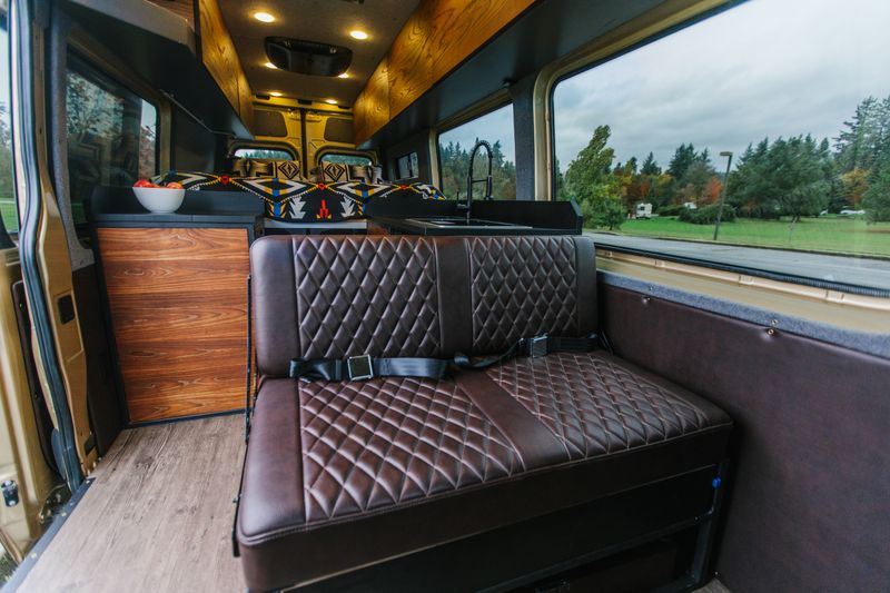 Picture 4/25 of a Beautiful 2019 Mercedes Benz Sprinter Custom Campervan for sale in Lake Oswego, Oregon