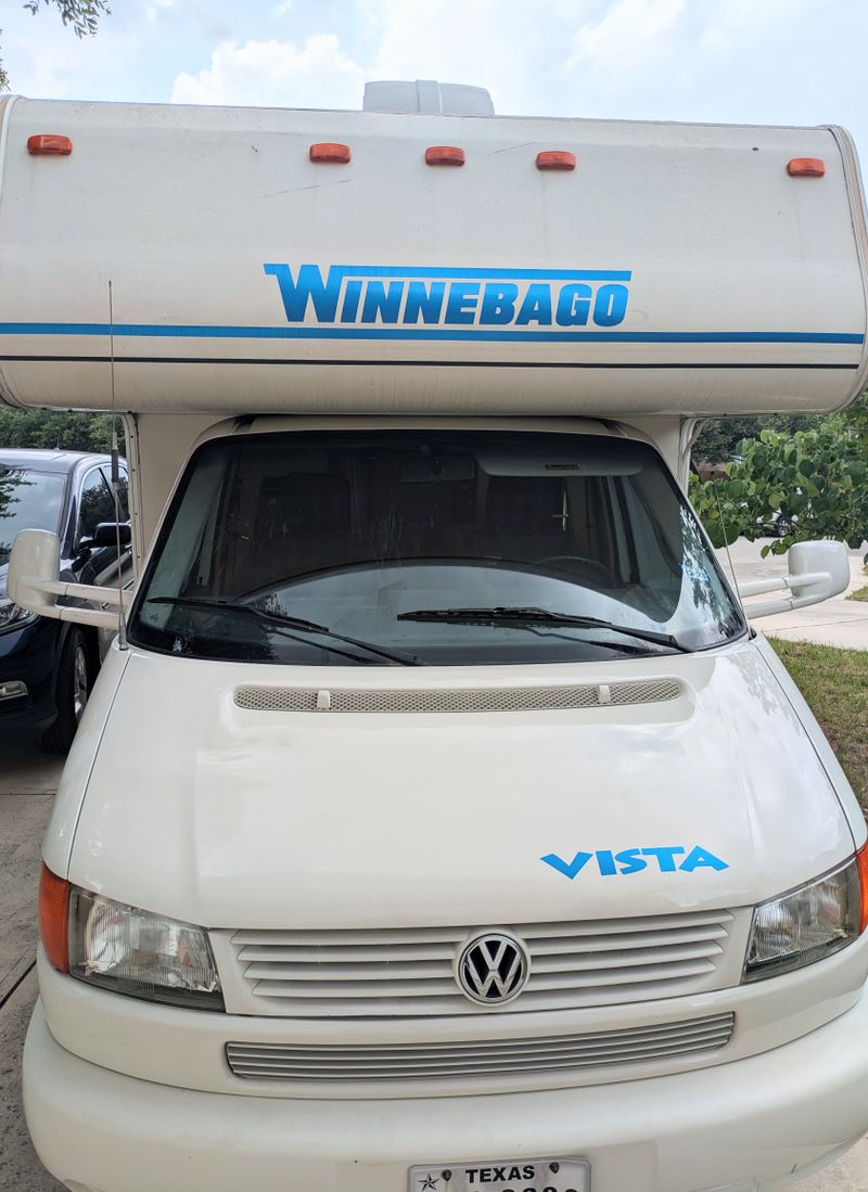 Picture 2/24 of a 2003 Winnebago Vista for sale in San Antonio, Texas