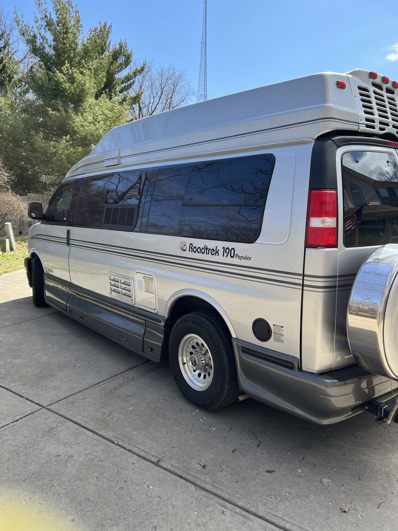 Picture 2/24 of a 2006 Chevy Roadtrek 190 Popular for sale in Cincinnati, Ohio