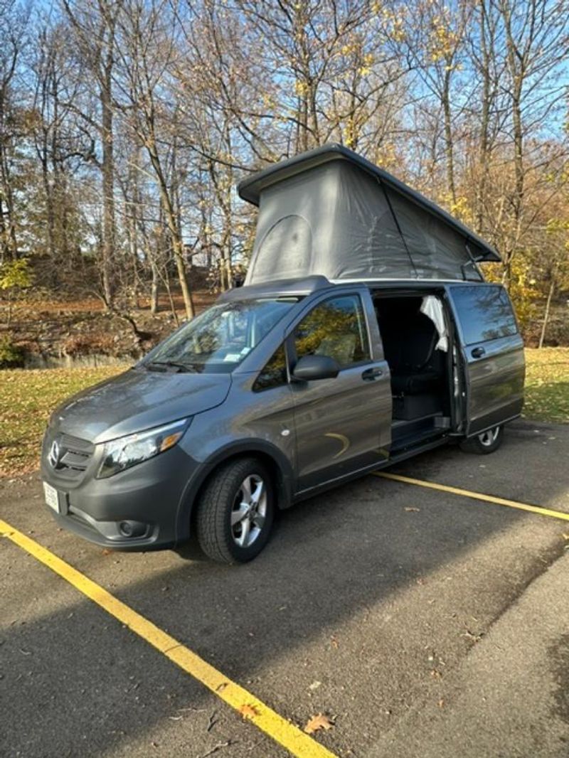Picture 1/10 of a 2021 Mercedes Metris Getaway Van for sale in Buffalo, New York