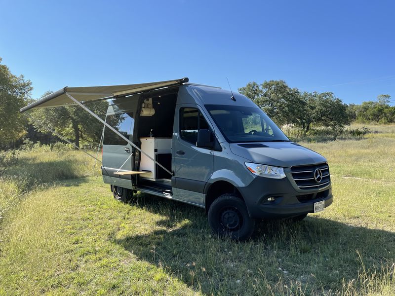 Picture 3/23 of a 2020 Sprinter 4x4 Seats up to 7(San Antonio) for sale in San Antonio, Texas