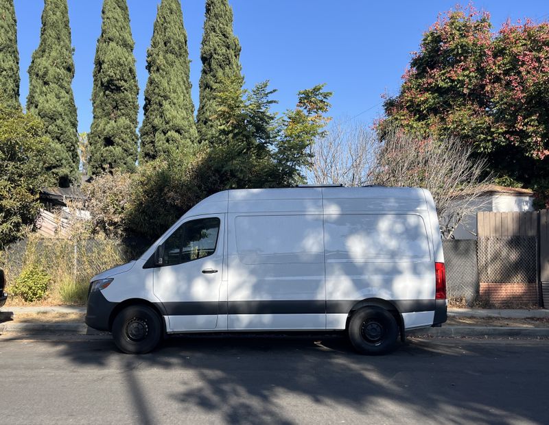 Picture 2/15 of a 2023 Mercedes-Benz Sprinter 1500 RWD Gas for sale in Los Angeles, California
