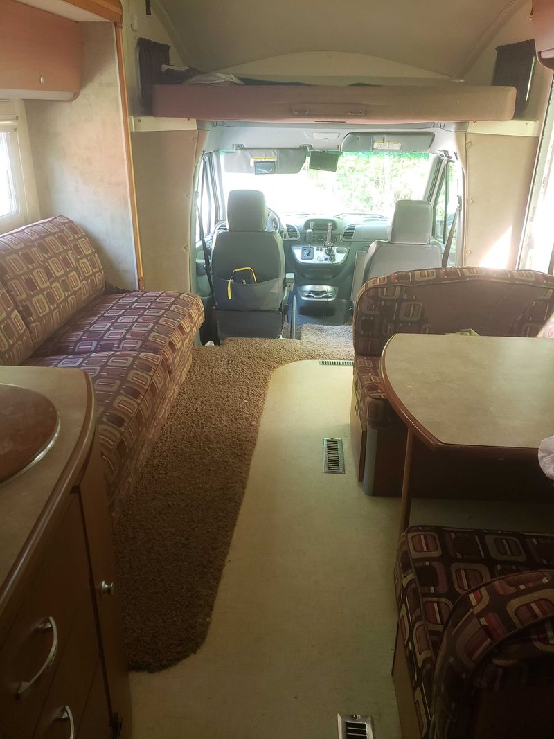 Picture 4/6 of a 2007 Winnebago Navion 23H  for sale in Ellijay, Georgia