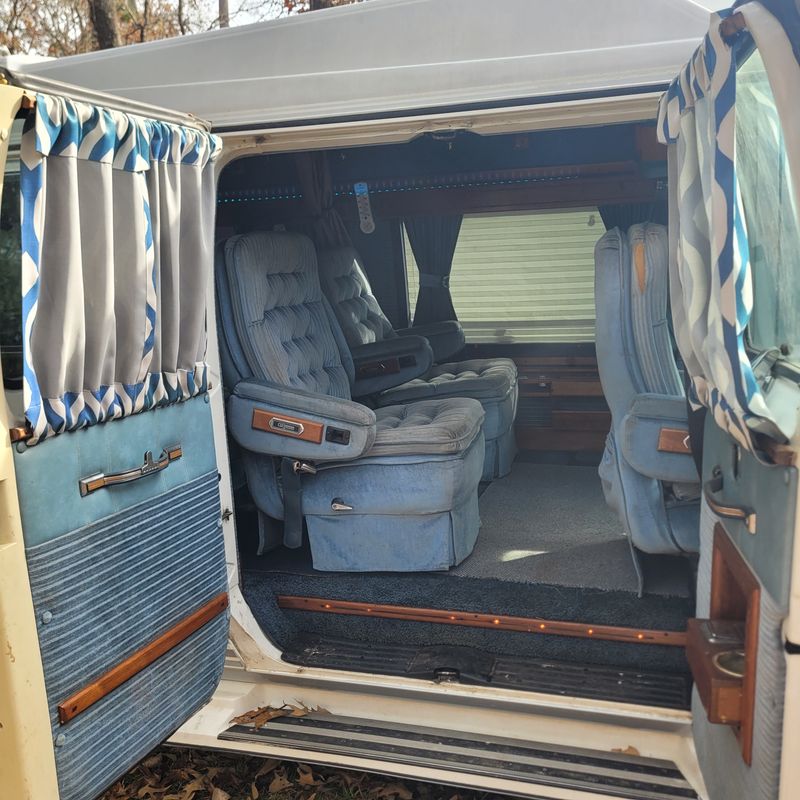 Picture 4/10 of a 1991 Dodge Ram B250 Van Dynasty for sale in Perry, Georgia