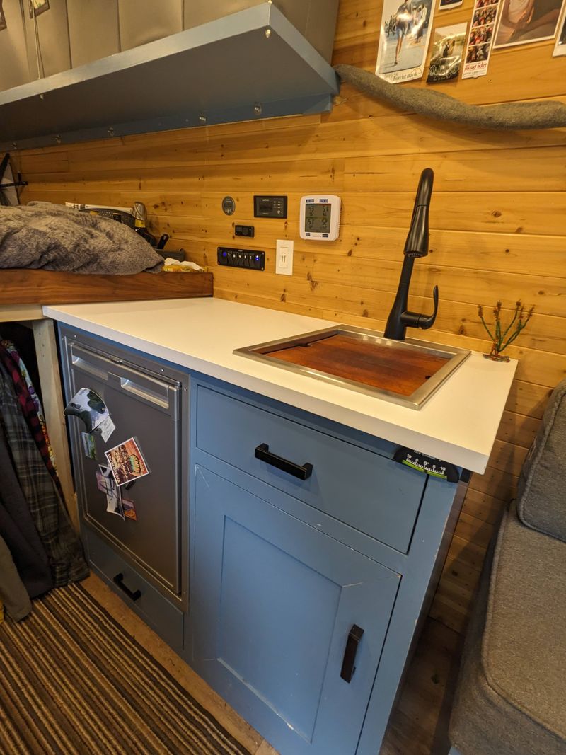 Picture 4/14 of a Beautiful All-Season Van Build for sale in Bellingham, Washington