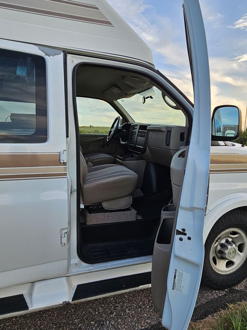 Picture 2/15 of a 2005 Chevrolet Sportsmobile for sale in Loveland, Colorado
