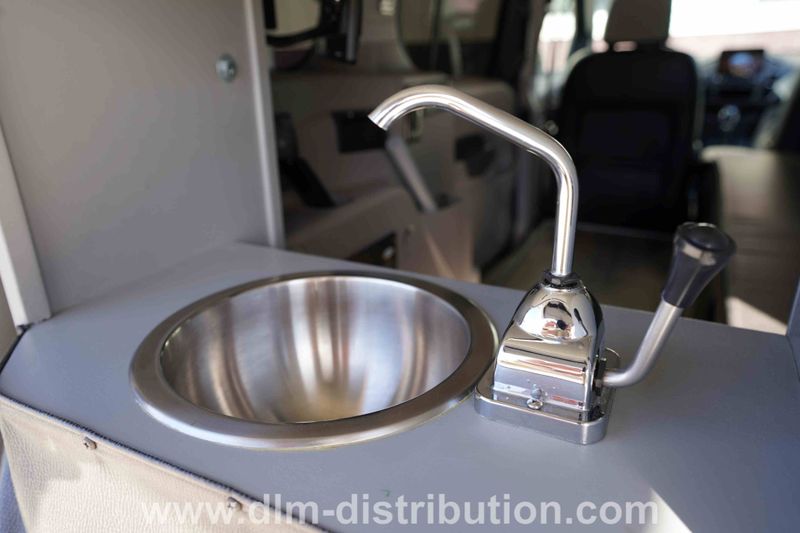 Picture 5/9 of a Transit Connect Mini-T Campervan for sale in Lake Crystal, Minnesota