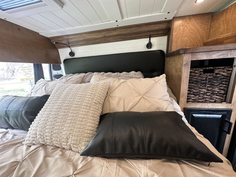 Picture 5/26 of a Luxurious Handcrafted Van Build for sale in Saint Louis, Missouri