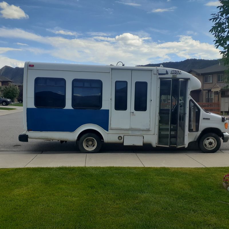 Picture 2/15 of a 2007 Ford e450 Super Duty for sale in Ranchos De Taos, New Mexico