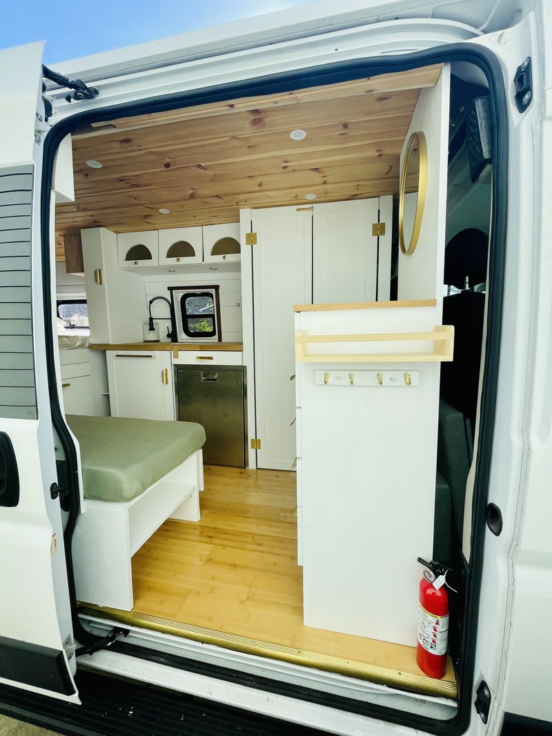 Picture 4/25 of a 2020 Promaster 159” extended | indoor shower | sleeps 3 for sale in Springfield, Oregon