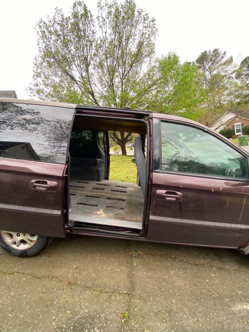 Picture 3/8 of a 2004 Dodge Caravan SXT-V6 Campervan Projectvan for sale in Greenville, South Carolina