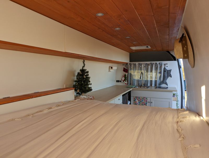 Picture 5/20 of a 2014 Sprinter 2500 170WB – Spacious Layout for sale in Montrose, Colorado