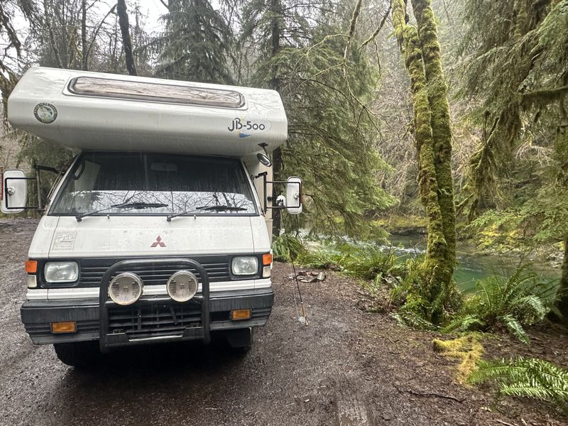 Picture 2/18 of a 1992 Mitsubishi Delica JB500 for sale in Bremerton, Washington