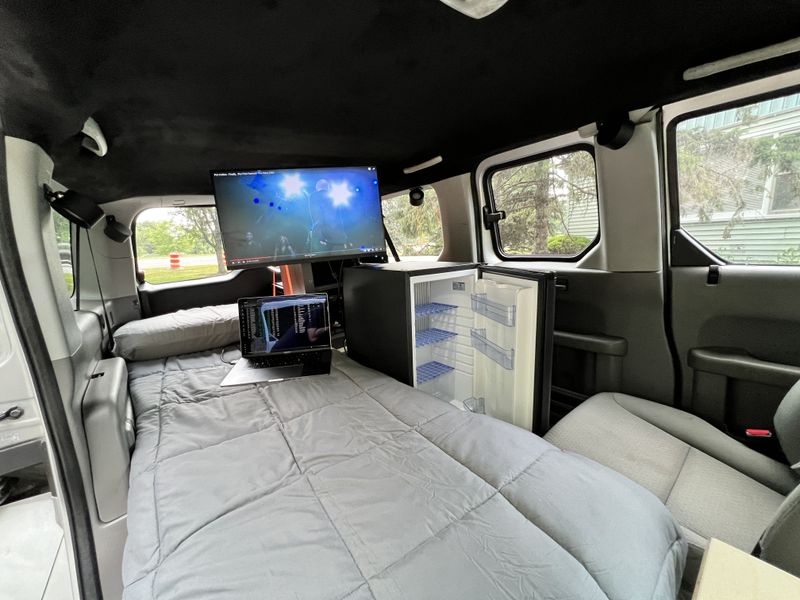 Picture 2/27 of a 2011 HONDA ELEMENT LX AWD CAMPER SUV for sale in Lisle, Illinois