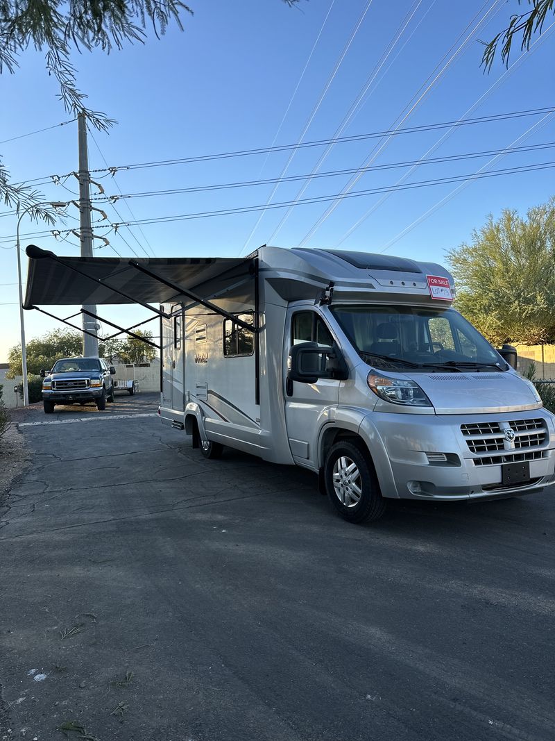 Picture 1/19 of a 2015 Winnebago Itasca Viva for sale in Mesa, Arizona